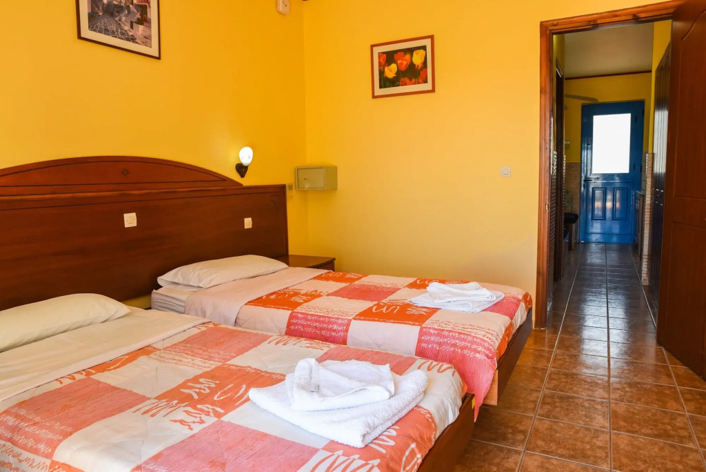 Chrysoula Hotel & Apartments