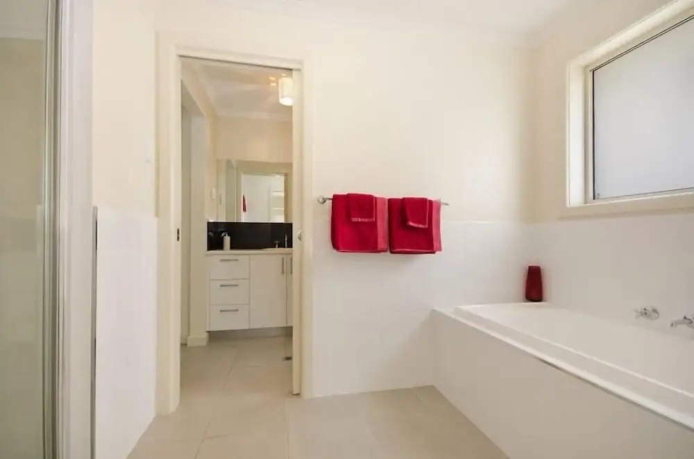 Fringe Apartments