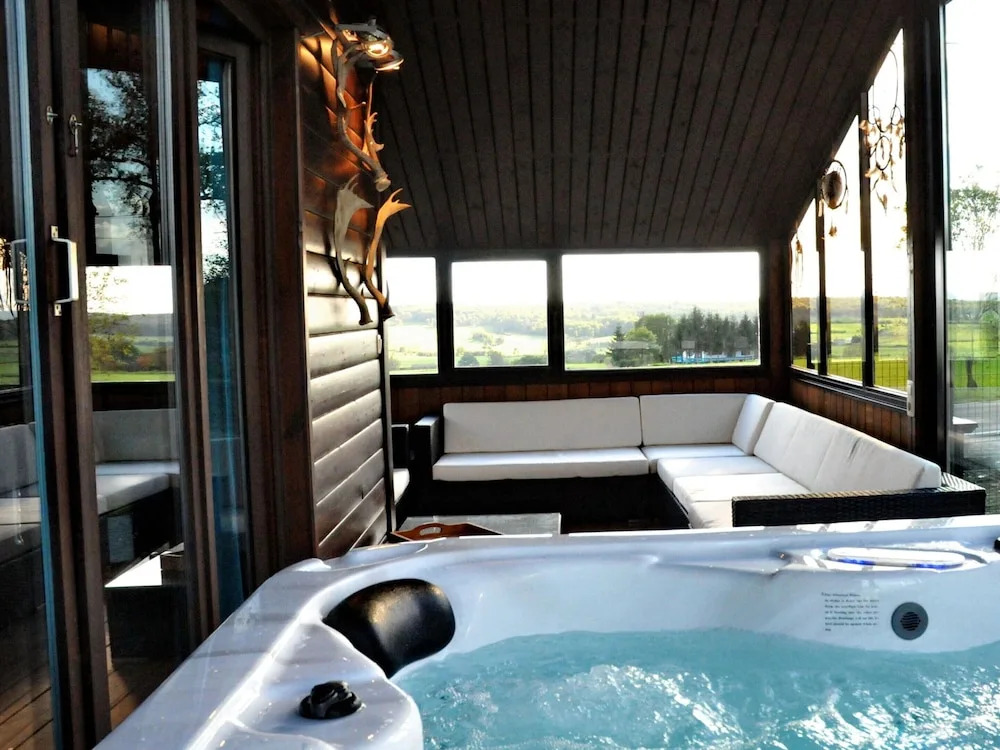 Chalet in Durbuy With Jacuzzi & Garden