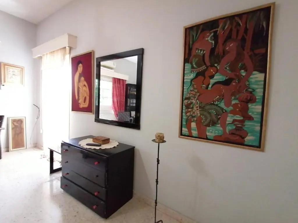 Nirvana ArtHouse 2km from LCA center
