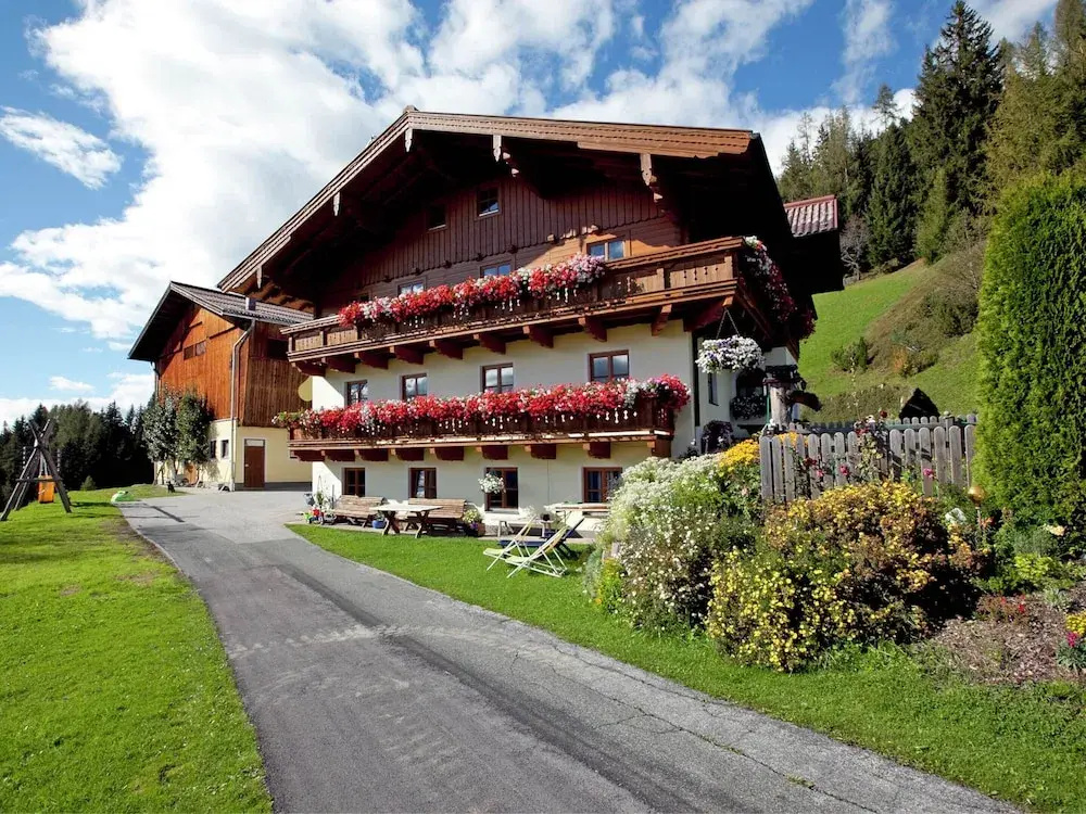 Spacious Cottage near Ski Area in Wagrain