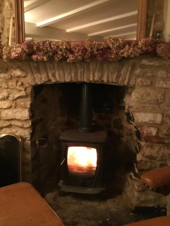 Impeccable 3-bed 17th Century Luxury Cottage