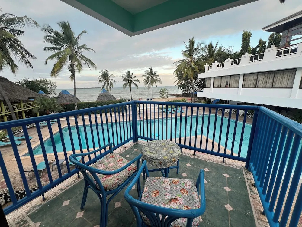 Beach comber hotel and aprtments