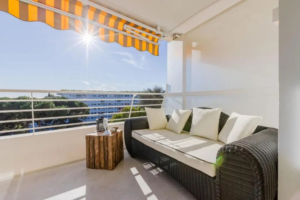 SERRENDY Splendid 3-bedroom apartment within an upscale