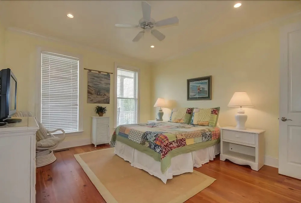 Blue Dolphin 6 Bedroom Home