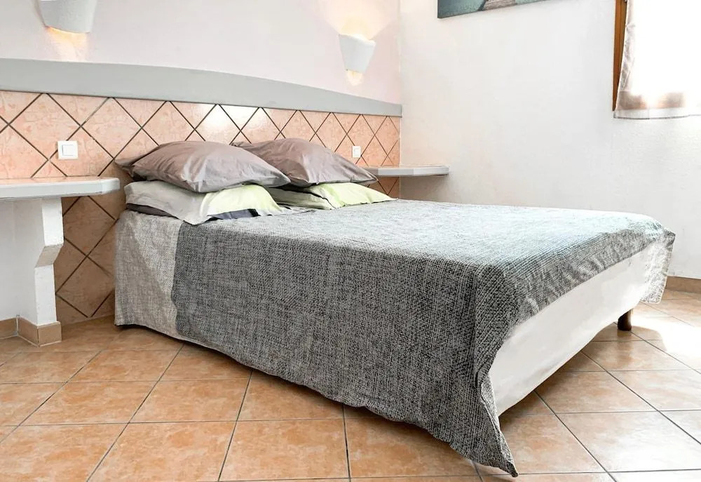 B&B Arghjola