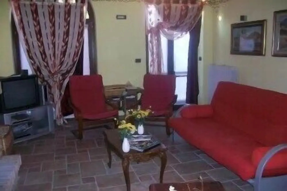 Tra... Monti E Vigne