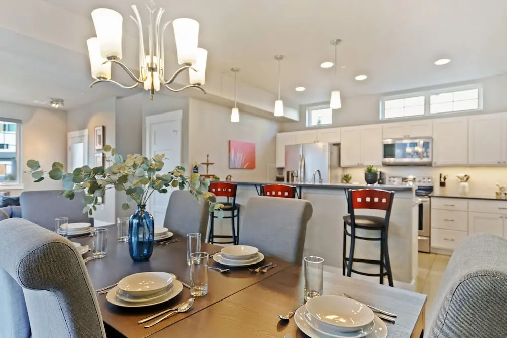 Quiet Urban Community – Designer Home W/ Hot Tub!