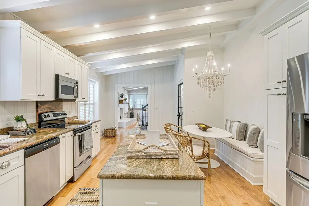 Spacious Jekyll Island Home: Steps to the Ocean!