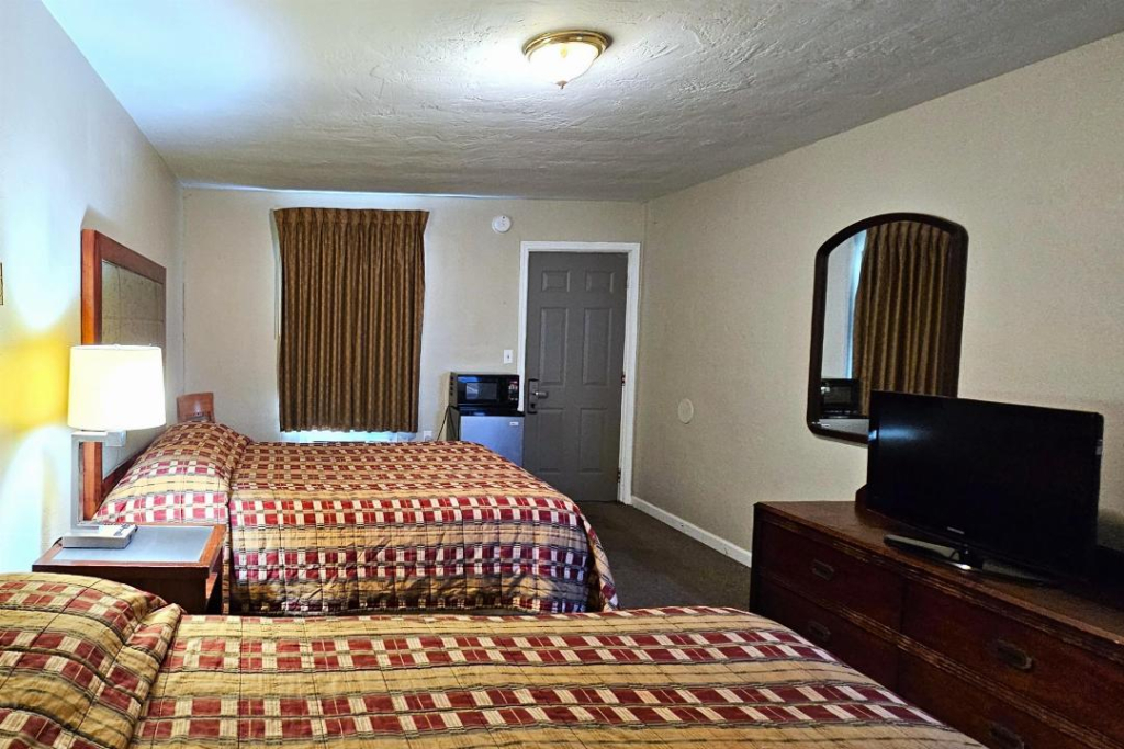 Budget Lodge by OYO Portland West