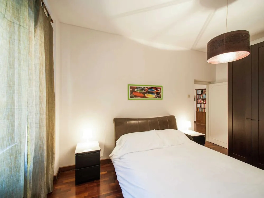 Spacious apartment in Rome