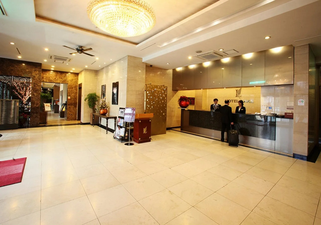 Hotel Lake