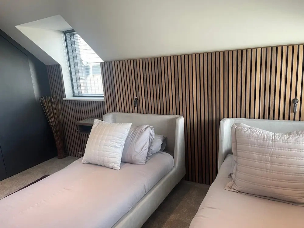 Ty Cyfoes - Luxurious 4 Bedroom - St. Florence