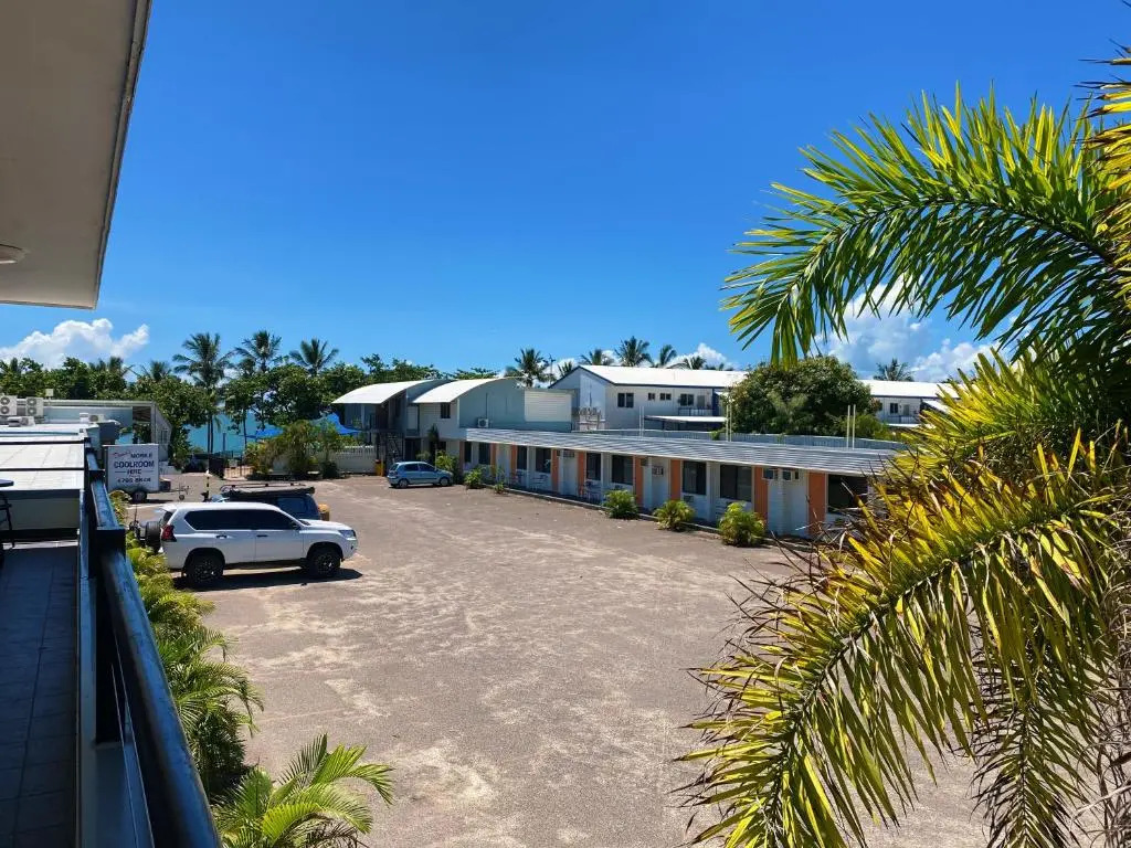 Shoredrive Motel