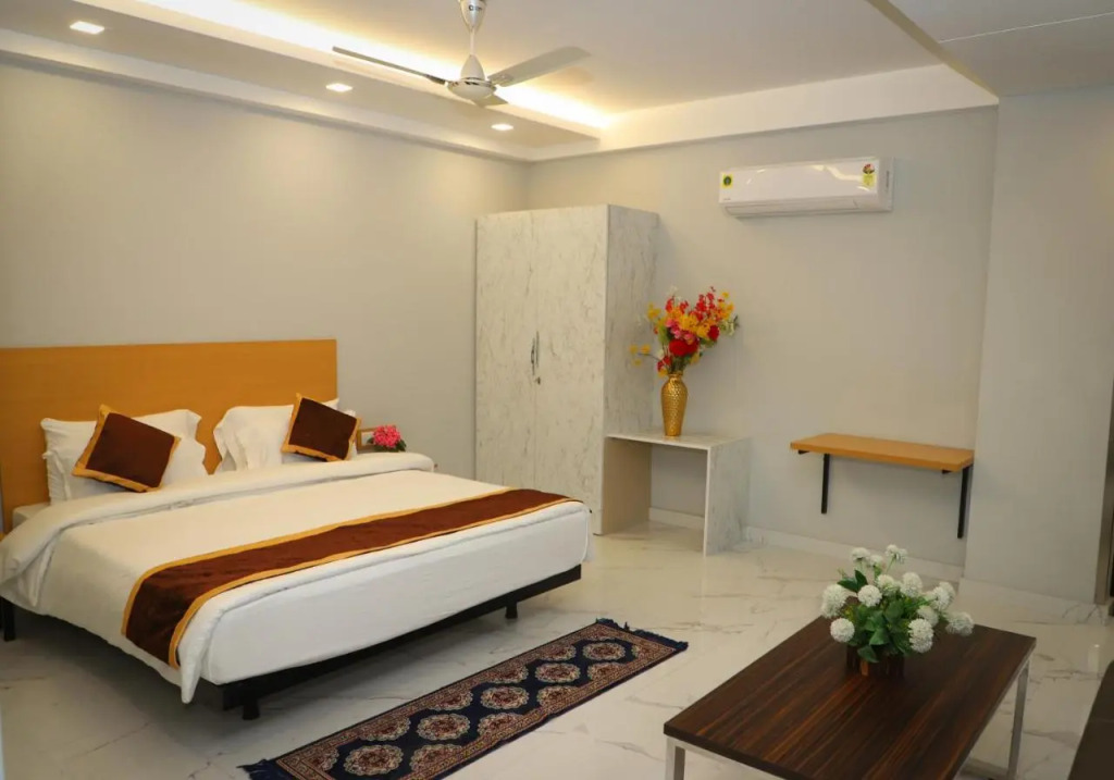 The Empire Rooms & Boutique Near Cyber City Gurgaon