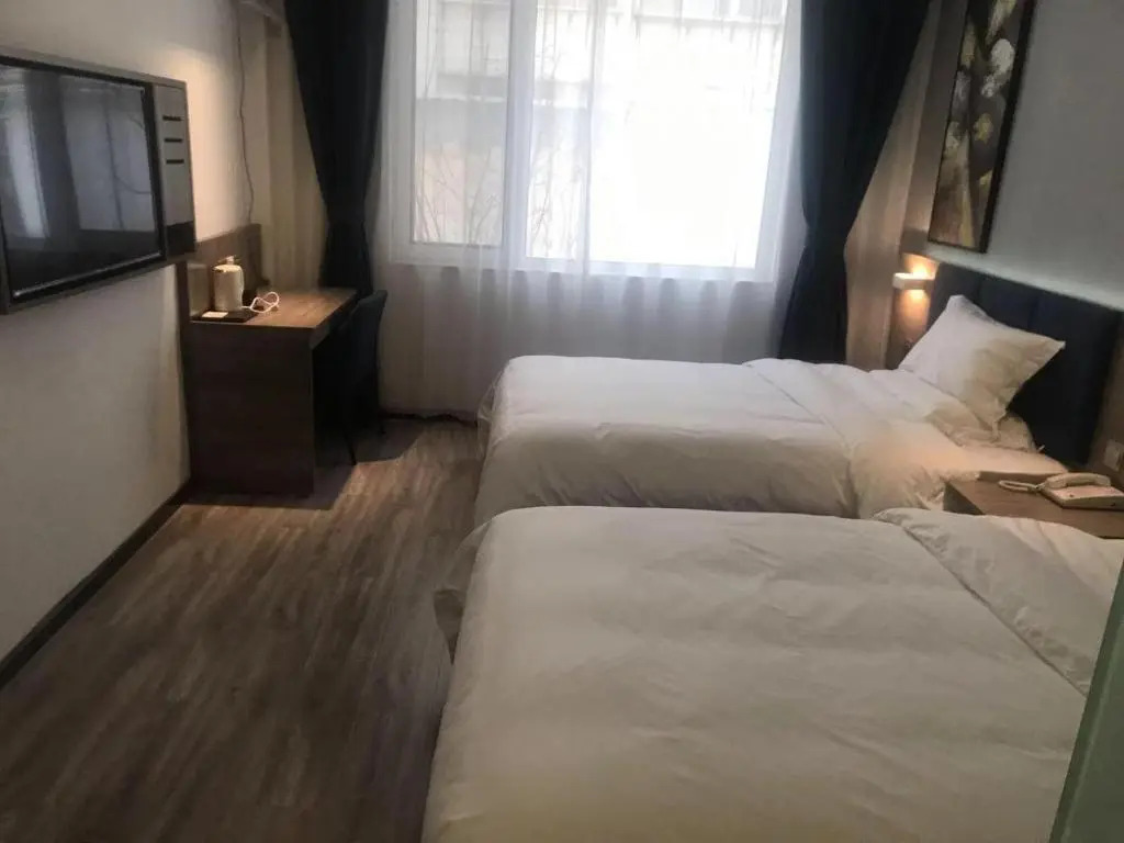 7Days Premium Zibo Zhoucun Zhoulong Road Furniture Market Branch