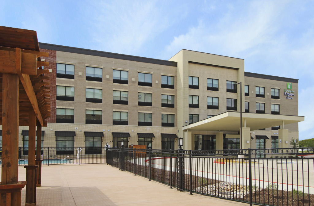 Holiday Inn Express & Suites Dallas-Frisco NW Toyota Stdm by IHG