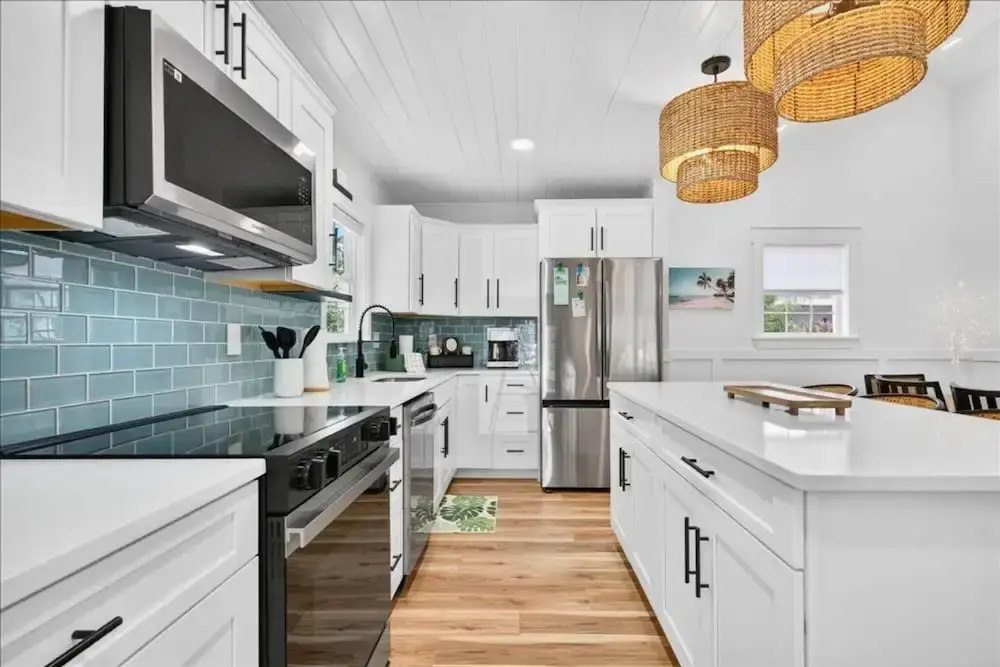 New Listing Lux Beach House Dog Friendly
