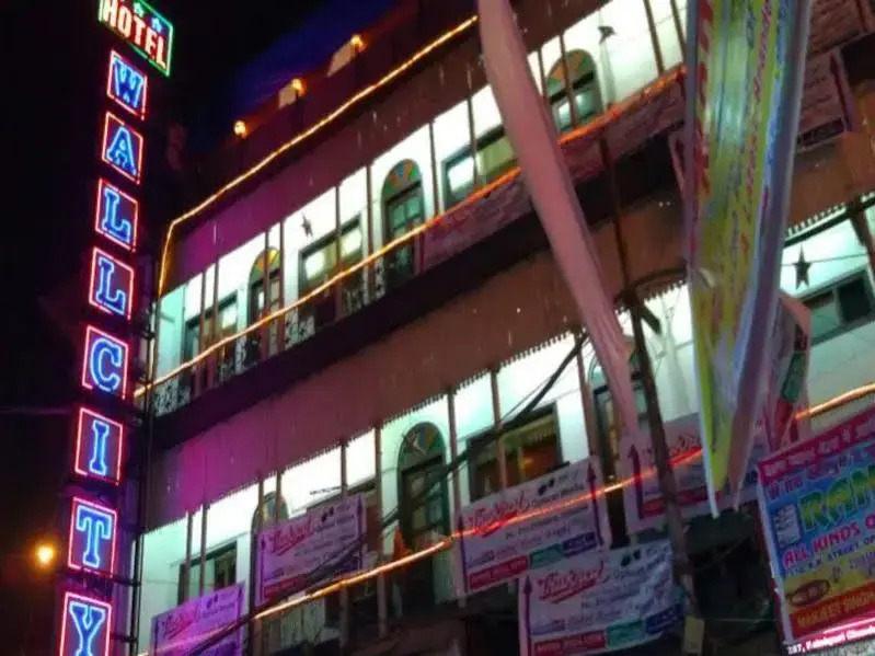 Hotel Wall City