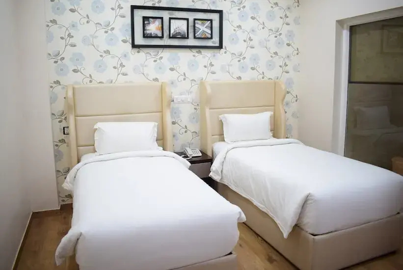Hotel Naveen Continental @ 2Minutes Walk From Zero Road Bus Stand