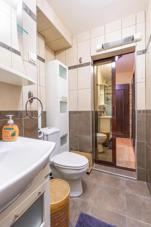 1BD flat with a Garage - 5 mins to the city centre