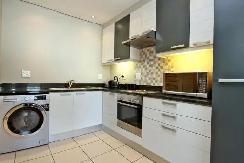 1 Bed Apartment Mario - The Decks