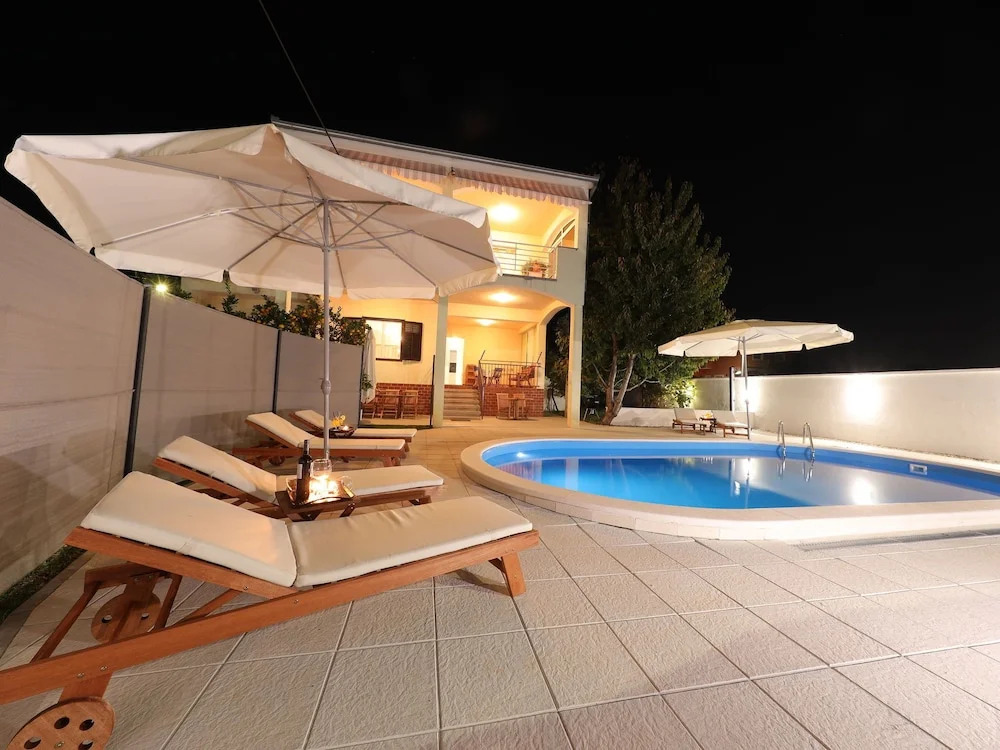Luxury Apartment - Villa With Private Swimming Pool and Nice Covered Terrace