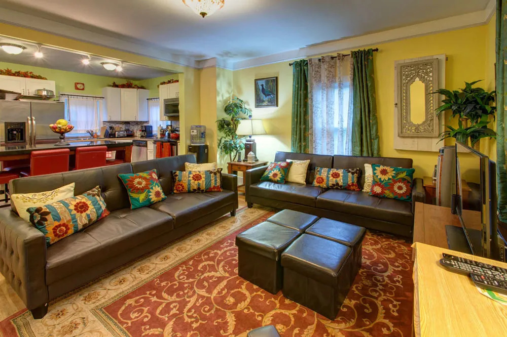 Starlite Motel & Suites