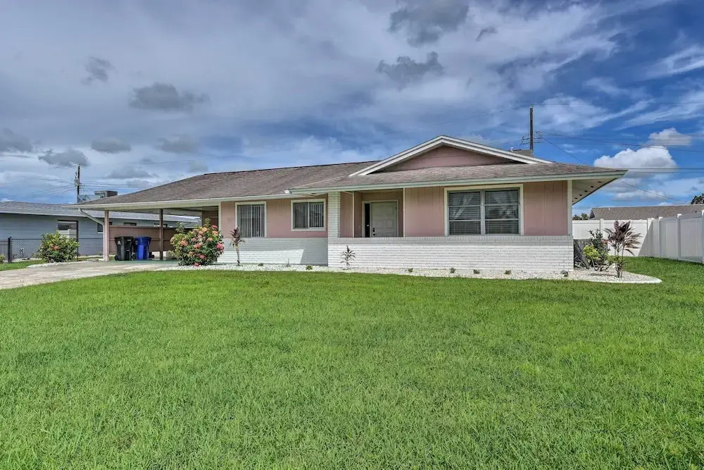 Ranch-style House w/ Pool Access in 55 + Community