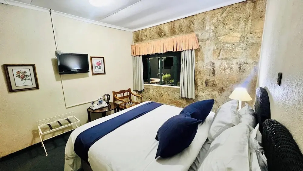 Pinetree Inn Hotel