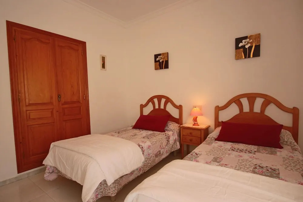 Low Price 4 Bedroom Villa With Nice View Over The Sea, Private Pool, Wifi, BBQ