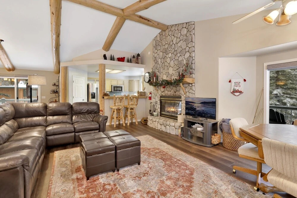 2220-castle Glen Gem 3 Bedroom Home by Redawning