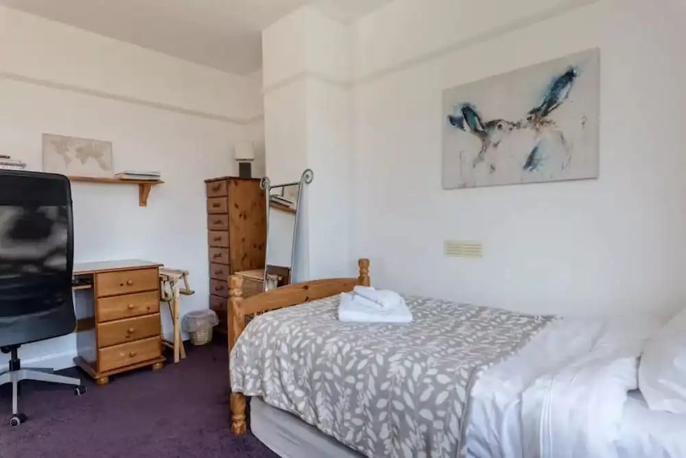 3 Bedroom House In Brighton With Garden