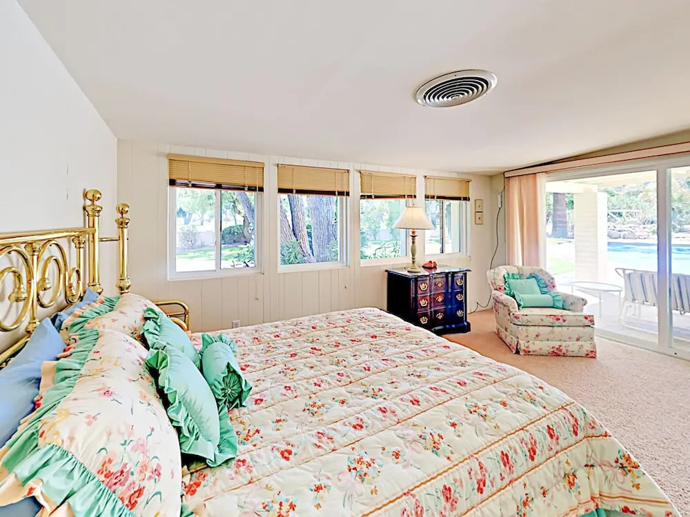 Classic Mid-Century Deanza Home Home