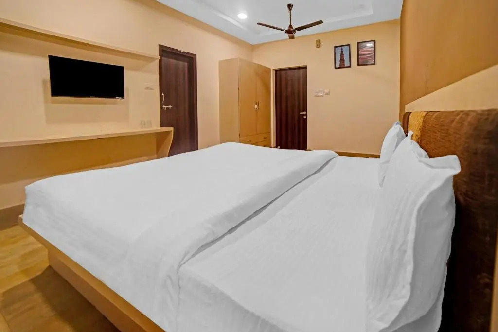 Collection O 85449 Edge Hotel