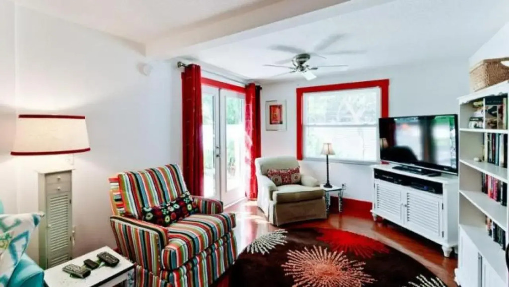 Seas The Day - 522 Bayview