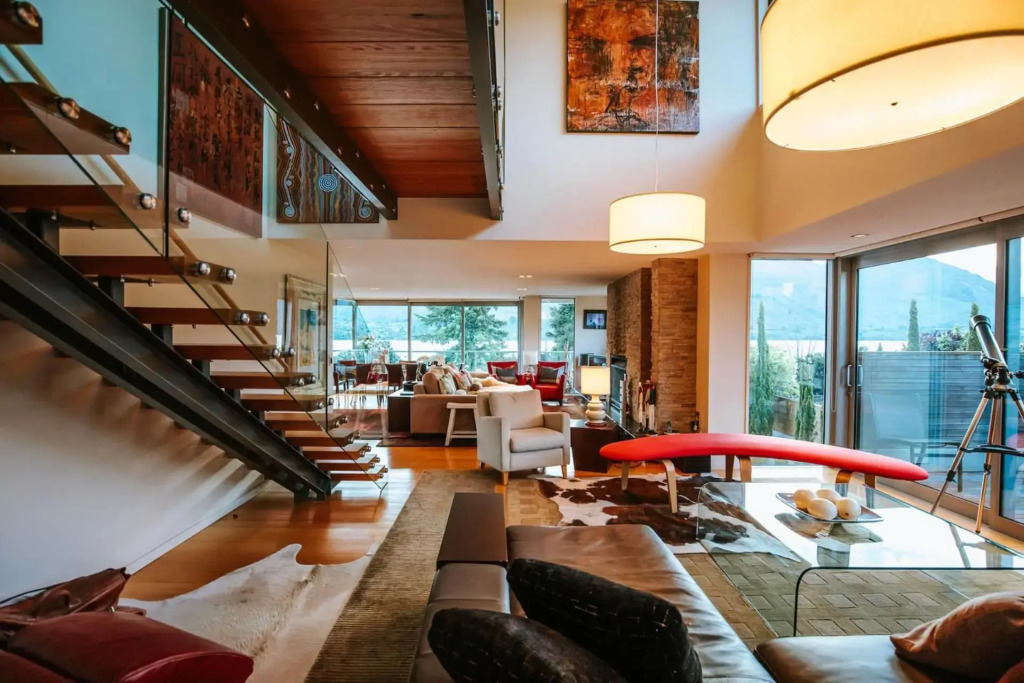 Lakeside Road - Sleeps 8 - Lake Views - Lake Front
