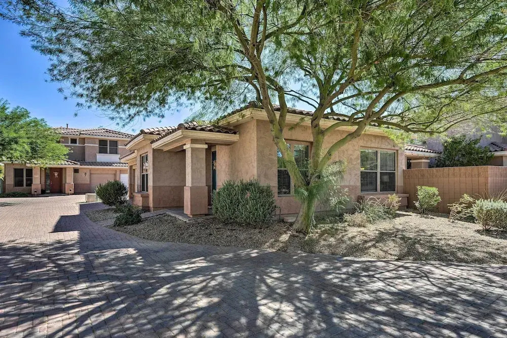 Walk to Community Pool: Goodyear Desert Oasis