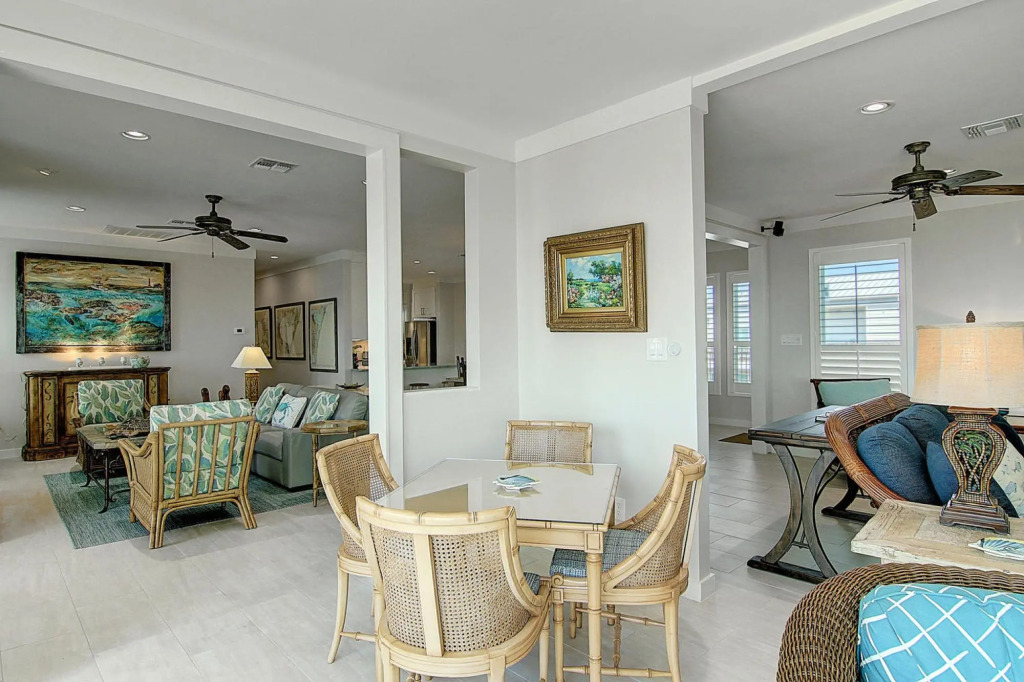 Channelview 305