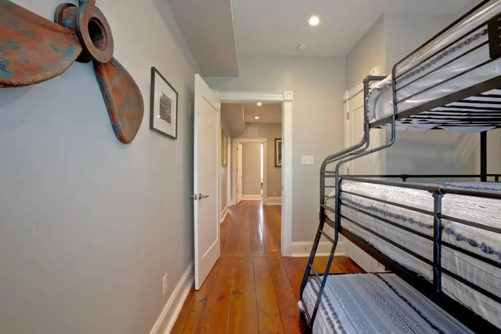 Newly Renovated 4 bed 3 bath and 2 Parking Spots
