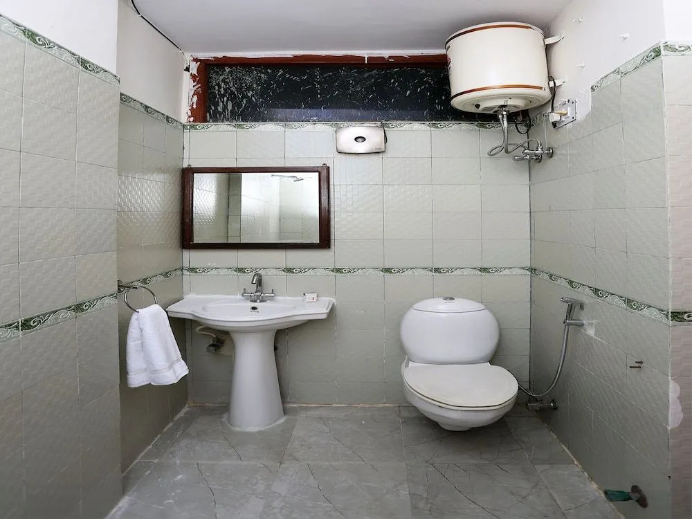 OYO 14100 Hotel D Meridien