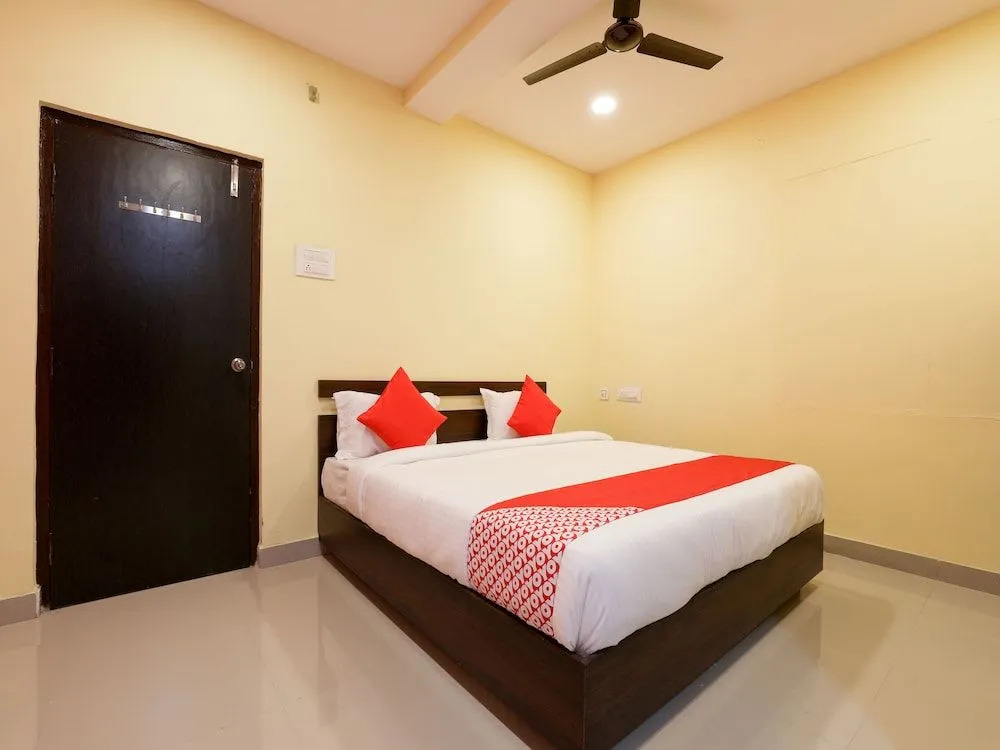 OYO 13569 Virat Residency