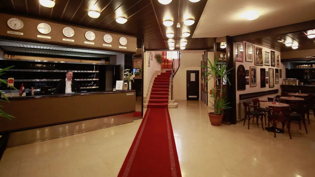 Hotel Sumratin