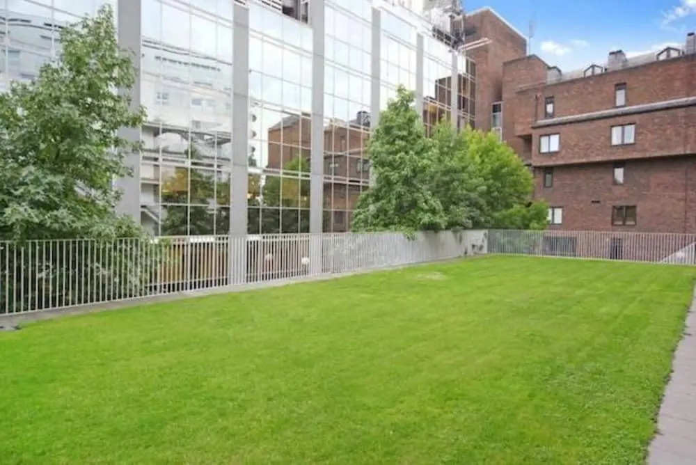 Riverside Apartment in South Chelsea
