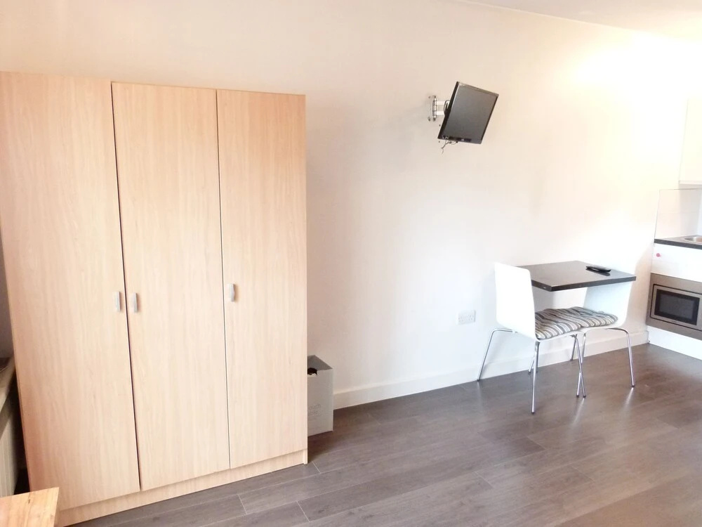 SS Property Hub - City of London Studio Apartment 14