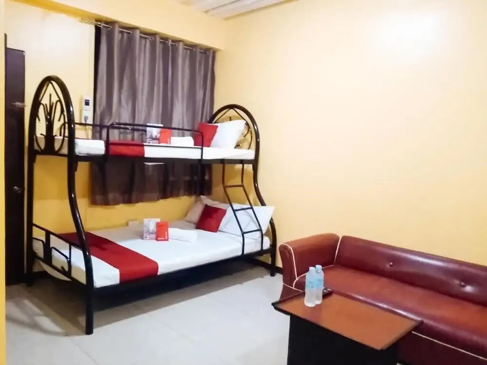 RedDoorz near Baclay Drive Super Metro