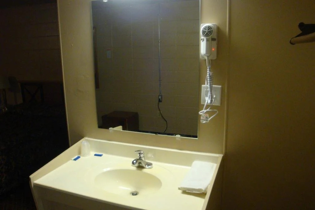 Economy Inn