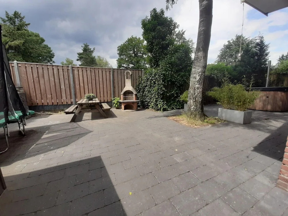 Holiday Home in Voorthuizen With Hot Tub