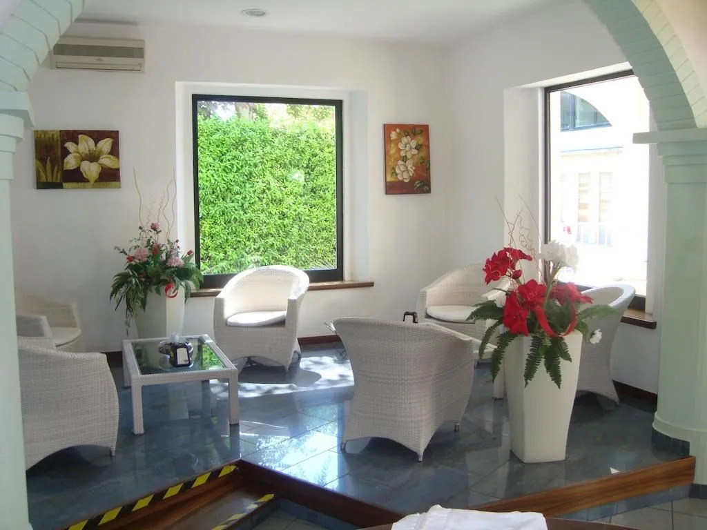HOTEL VILLA ELISA