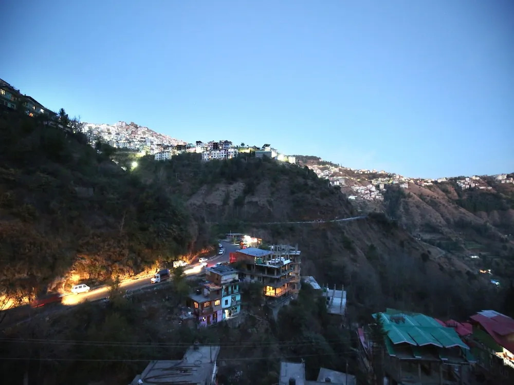 OYO 10858 Home Valley View 2BHK Shimla Bypass